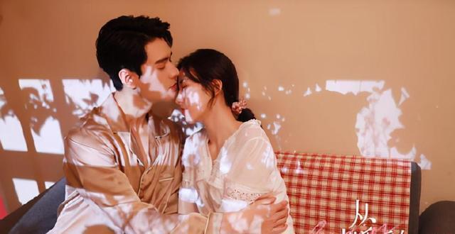 離婚后，美女總裁倒追我(全集)